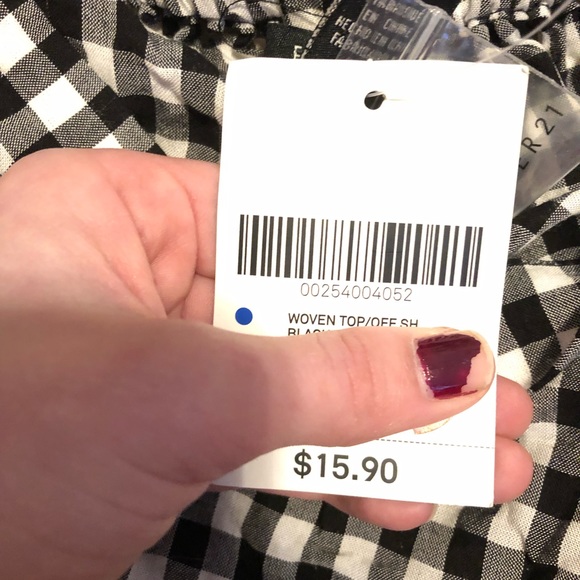 Forever 21 black and white off the shoulder top - Picture 6 of 7